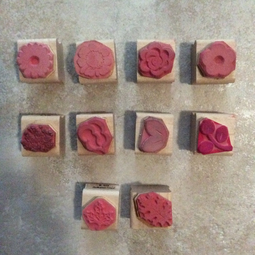 D.O.T.S rubber stamps. Specific Holidays, Misc Sayings, Small Flowers, Leaves - Picture 6 of 8